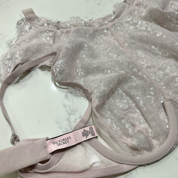 Victoria's Secret Sheer Lace Top in Light Pink - Picture 3 of 14